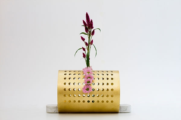 「茎や葉」まで楽しめる花器