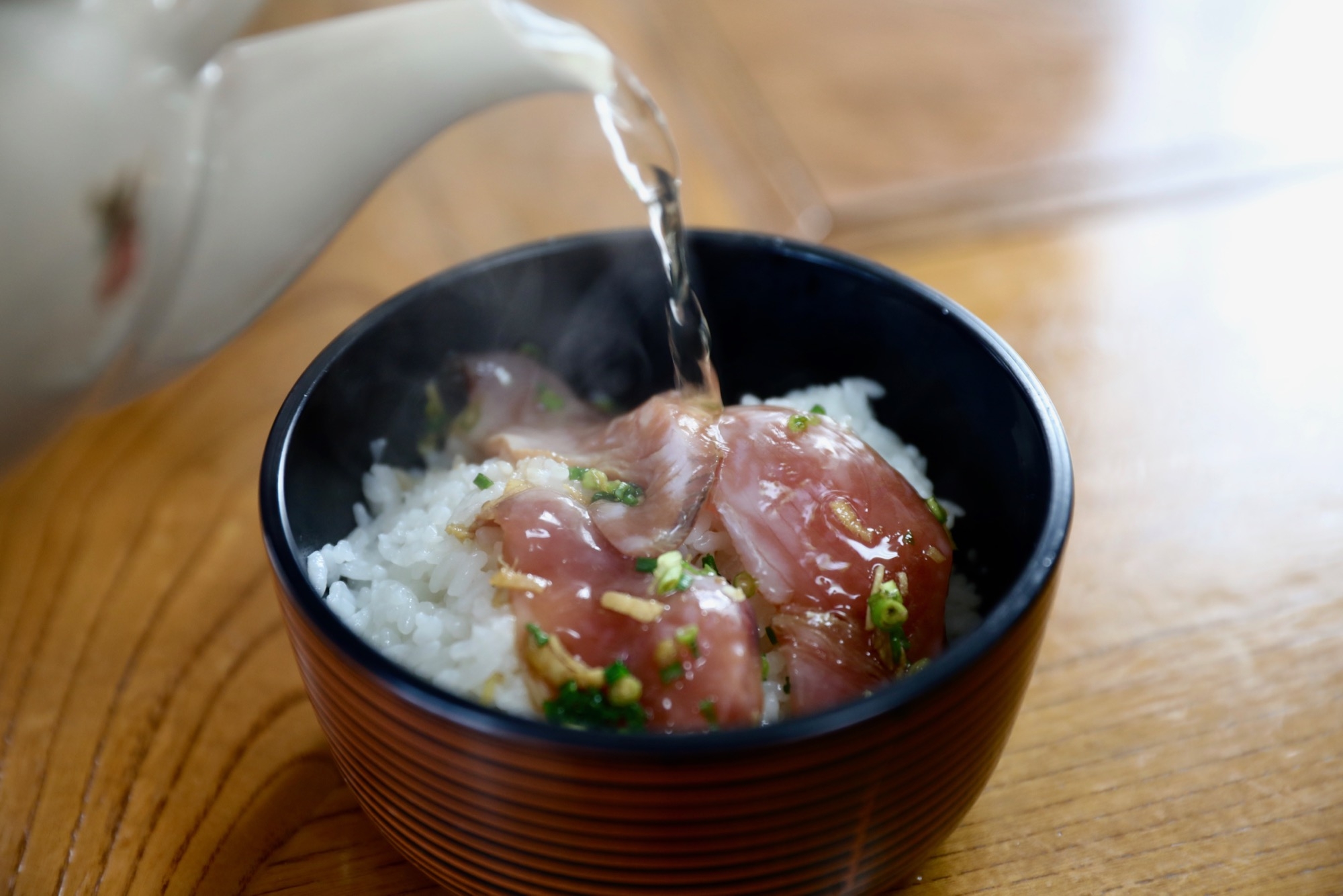 「一本釣りカツオ」の街で、何度でも食べたい漁師めし