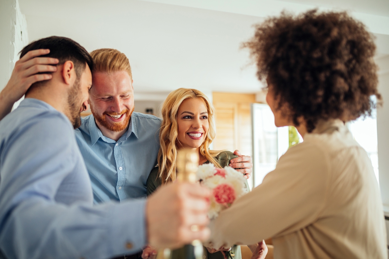友人との家飲みやパーティー、20代前半と後半でどう変わる?