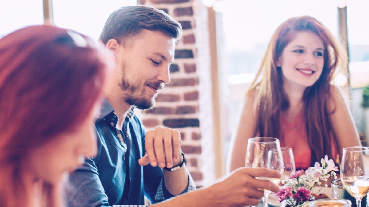 友人との家飲みやパーティー、20代前半と後半でどう変わる?