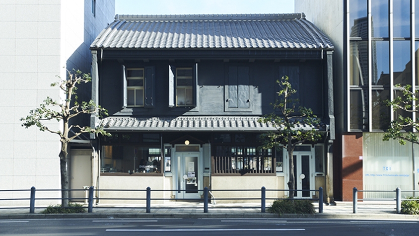 編集者が店番をする「トモダチノ家」