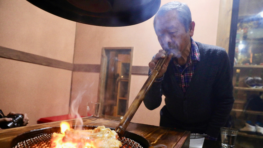 たどり着くまでに2度脅されて、食べたら3度驚いた「地鶏」