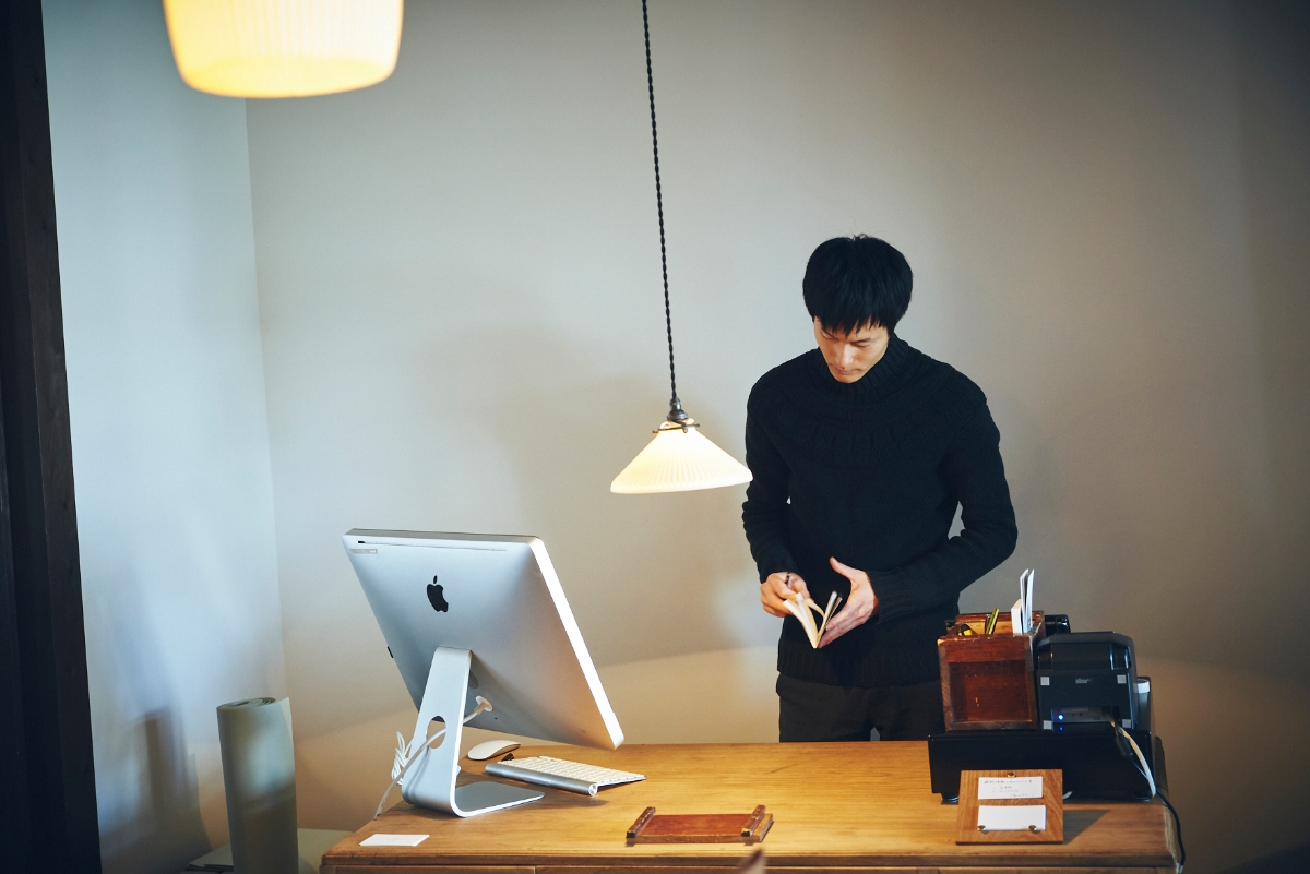 モノの背景を知る編集者が「店」を持つということ。
