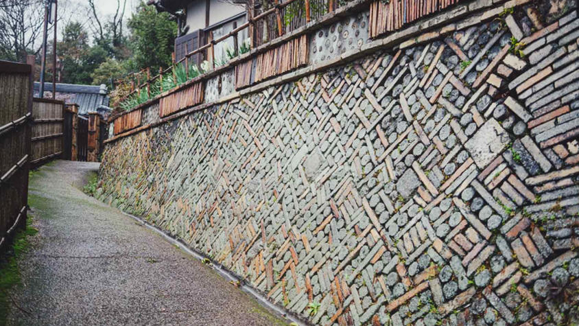 棄てずにリサイクルし、それは孫の孫の代まで楽しめるアートになった