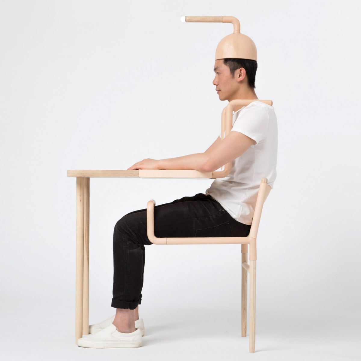 「ヒト」がいて、ようやく完成する家具