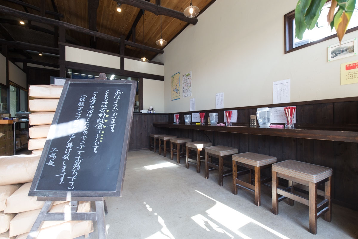 ラーメン屋じゃない。つくばにある製麺所の“試食コーナー”です