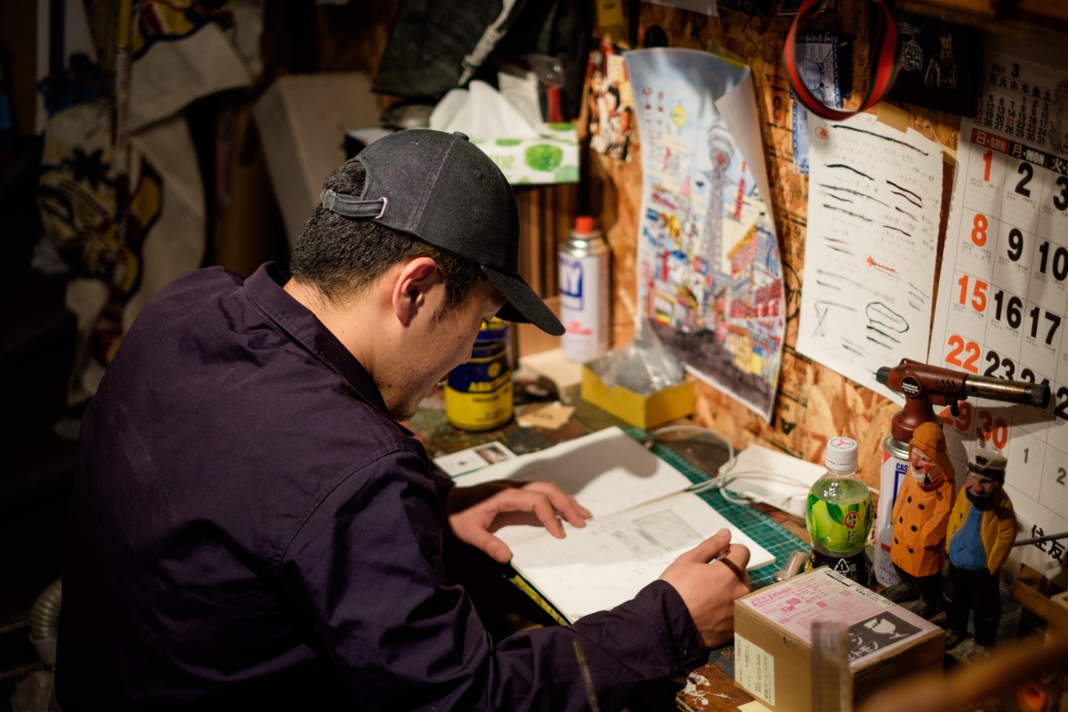 廃材クリエイター「GONZO」。きっかけは文楽の人形づくりだった