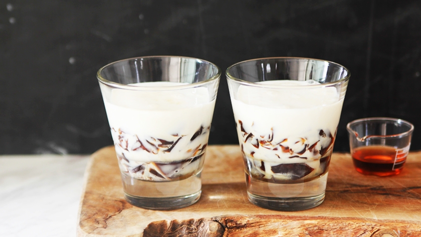 コーヒーゼリーを使った、ひんやりカクテル