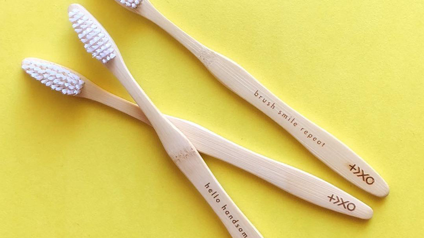 プラスチックではなく竹でできた歯ブラシ