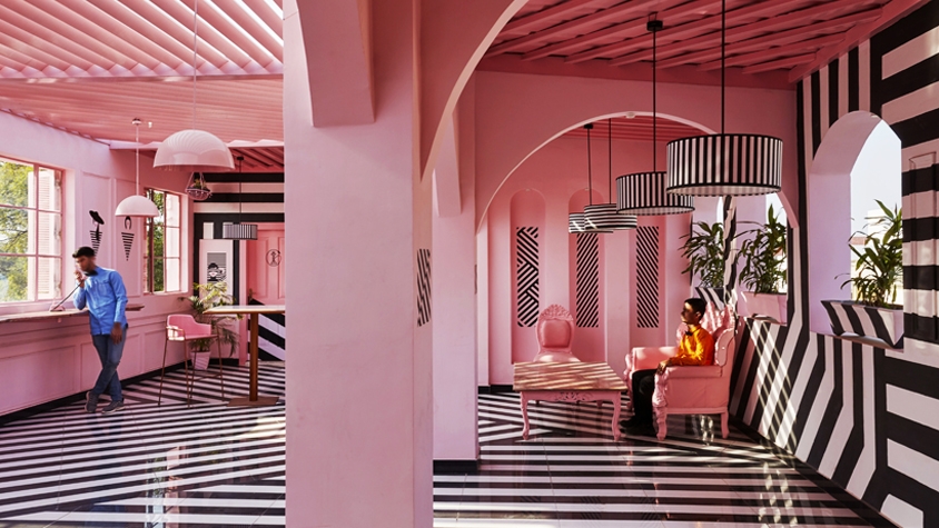 必要以上に「ピンクなレストラン」が、インド・カーンプルに！ | TABI LABO