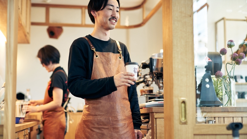 ONIBUS COFFEEの「革のエプロン」が気になる | TABI LABO
