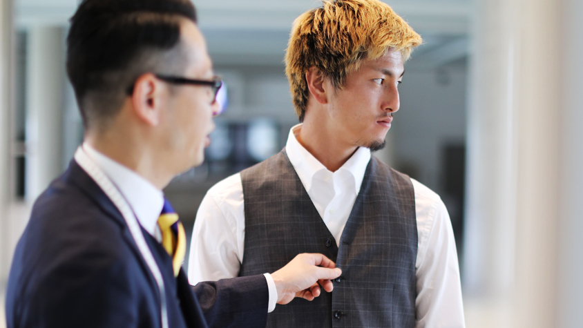 ベルギー1部リーグ「シント=トロイデンVV」はオフィシャルスーツも