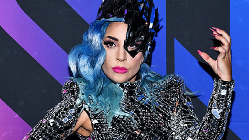 ヌード姿 で雑誌の表紙を飾ったのは なんとレディー ガガ Tabi Labo