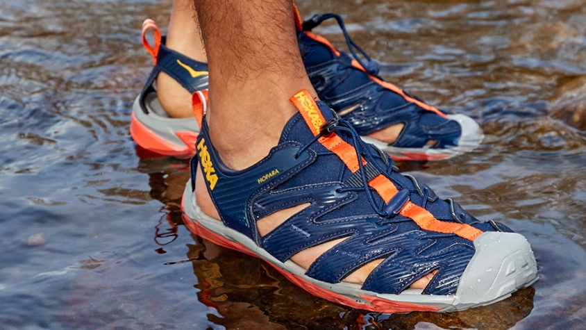 HOKA ONE ONE」からブランド初の「マウンテンサンダル」が新発売