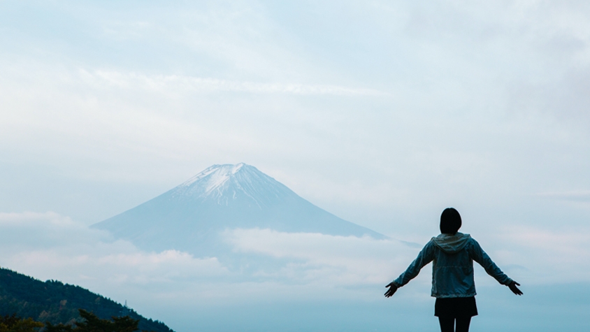 1日1組限定、「星のや富士」が富士山を望む朝トレッキング開催