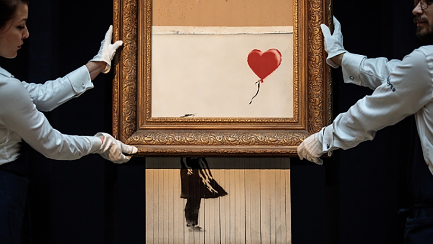バンクシーの『愛はごみ箱の中に』が自身最高額の1858万ポンドで落札 