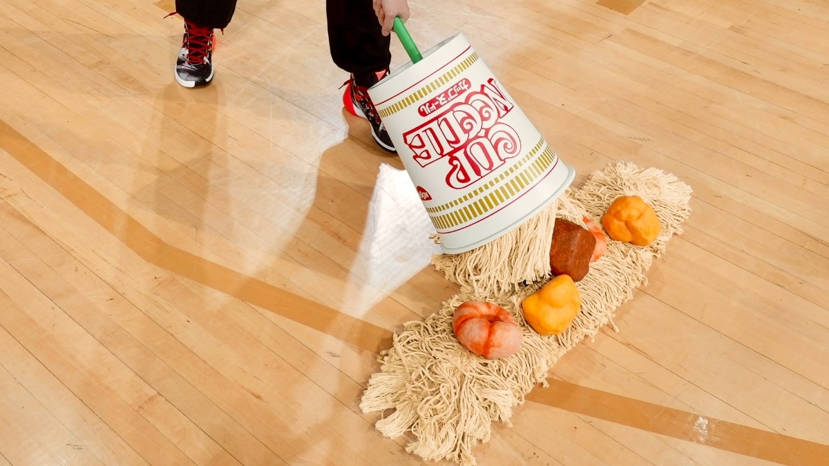 カップヌードル モップ やらかしてる！と見せかけて、ちゃんと