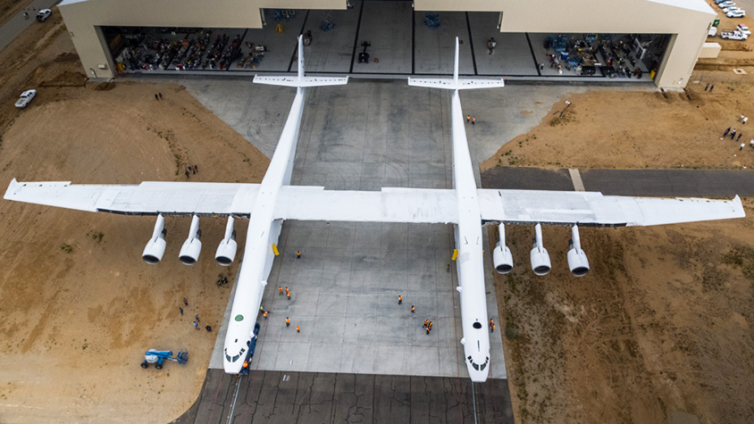 規格外の双胴機「Roc」が8度目のテストフライトに成功【Stratolaunch Systems】 | TABI LABO