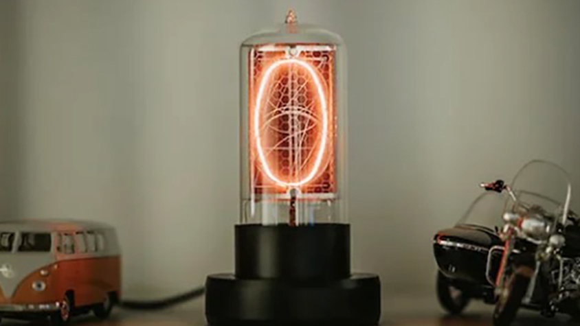 ツ*サ様 ニキシー管時計 ウクライナの職人が往時の技術で現代に復活！存在感ある1桁表示の