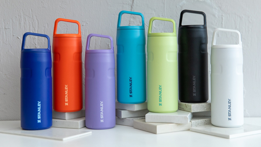 【日本未発売】スタンレー エアロライト20oz ジュニパー　くすみグリーン 軽くてカラバリ豊富な「STANLEY（スタンレー）」の新ボトル「AEROLIGHT