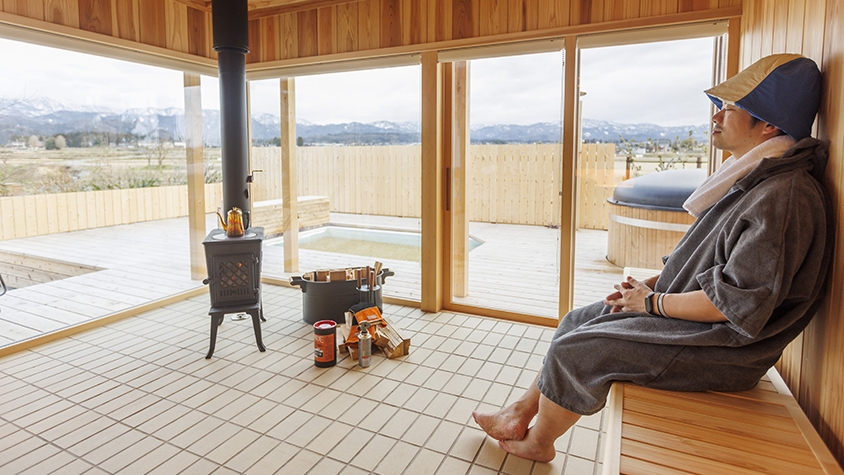 北陸を元気に！贅沢すぎるサウナ時間がある、富山県の絶景一棟貸し宿