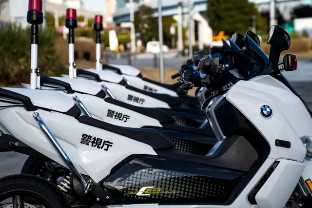 Bmw の白バイ 輸入二輪車ブランドとして警視庁に初採用された電動スクーター Tabi Labo