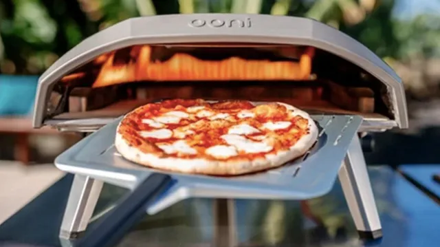 スコットランド「ooni」社製のポータブルピザ用オーブン「Ooni Fyra」