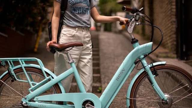 電動自転車　FENDI × MATE.BIKE コラボレーションe-BIKE 170万5000円！ フェンディがMATE.BIKEとのコラボで、折りたたみ