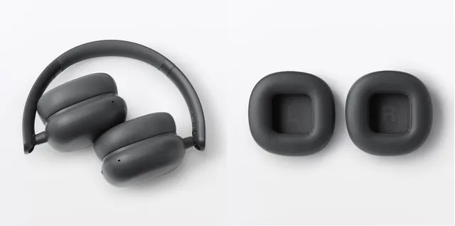無印良品のワイヤレスヘッドホン(ダークグレー)の折りたたみ状態と、取り外し可能なイヤーパッド2個