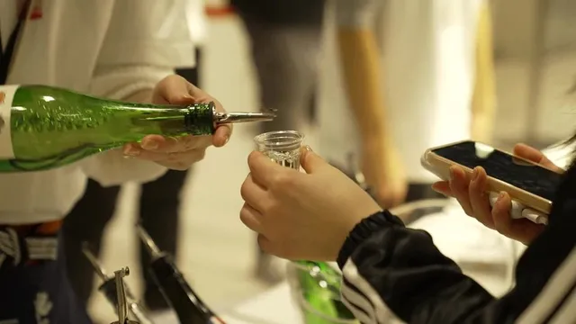 日本酒を持ち運べるクールなボトル「酒筒Titanium」 | TABI LABO