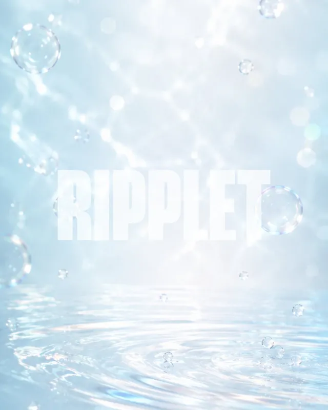 水面と泡に囲まれた『RIPPLET』のロゴビジュアル